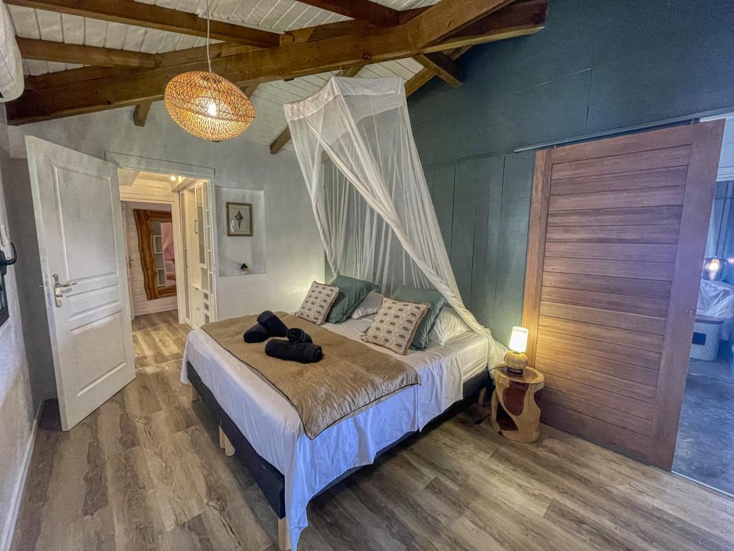 31 Location villa piscine vue mer Pointe Noire Guadeloupe_chambre 2